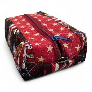 Red Star Patterned Zipper Pouch